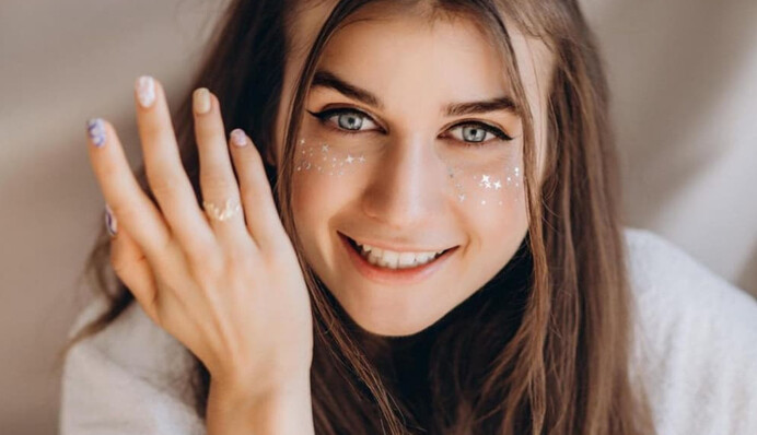 Jerry Heil зіграла весілля сама з собою і розповіла фанатам про сологамію