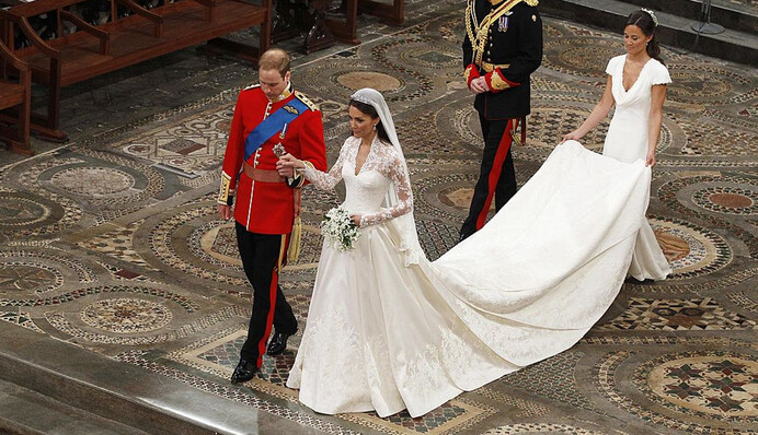 Британский журнал назвал самые популярные свадебные платья знаменитостей