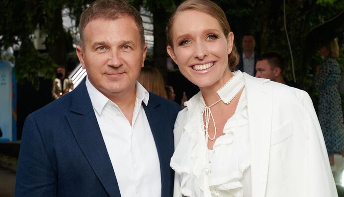 Юрий Горбунов и Катя Осадчая обменялись забавными фото новорожденного сына