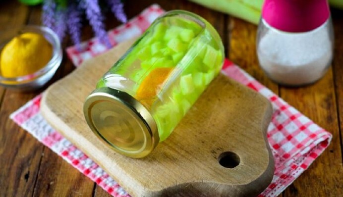 Закриваємо на зиму компот з кабачків: не найбільш популярний, але оригінальний рецепт