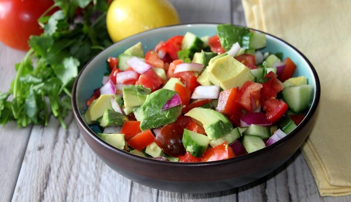 Готуємо швидкий та поживний салат з авокадо: рецепт і поради