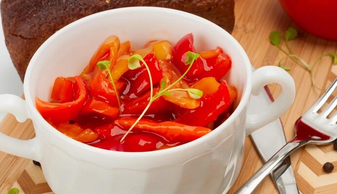 Как закрыть вкусное лечо с морковью и луком: простой рецепт