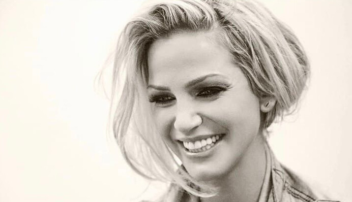 Певица Сара Хардинг умерла от рака груди - ей было 39 лет