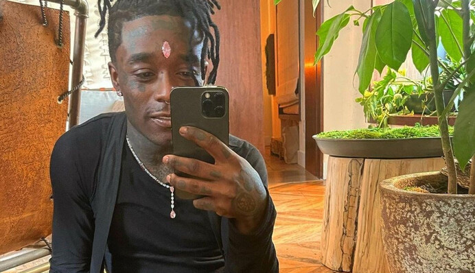 Репер імплантував в лоб діамант за 24 млн доларів - його відірвали в натовпі фанатів