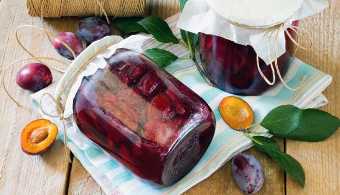Как вкусно замариновать сливы к мясу: простой рецепт на зиму