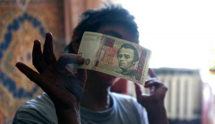 На пороге социального дефолта