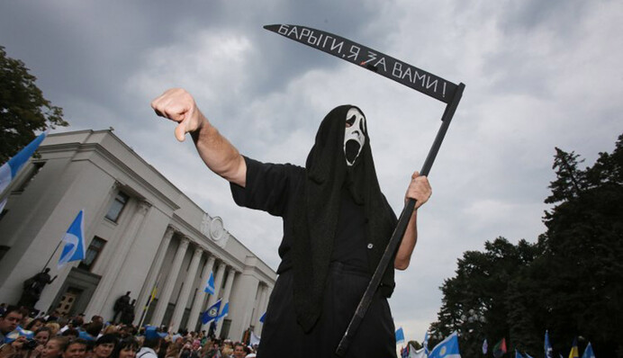 Не нужно выдумывать новые велосипеды: как Зеленскому избежать тарифных бунтов