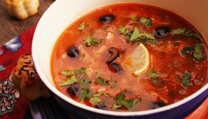 Як приготувати смачну солянку на швидкоруч: простий рецепт