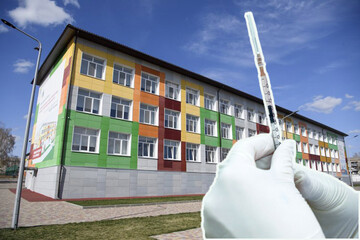 Вакцина або карантин: як в київських школах виконують "план 80%"