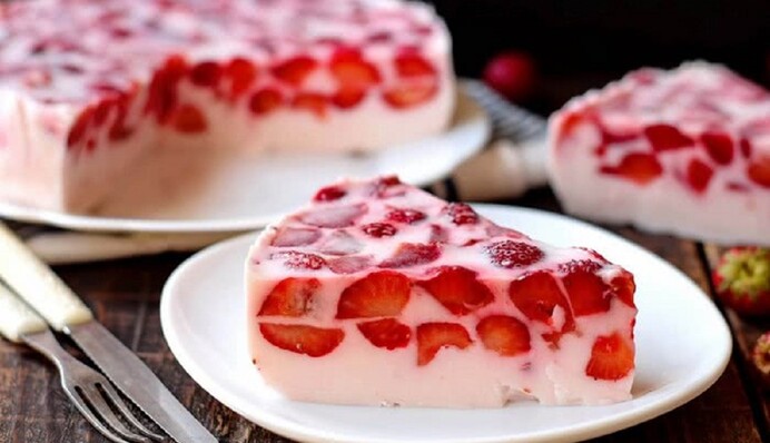 Как приготовить вкусный фруктовый торт без выпечки: простой рецепт