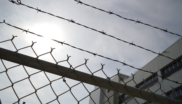 Чоловік здався поліції після 30 років в бігах - тепер сотні людей намагаються врятувати його від в'язниці