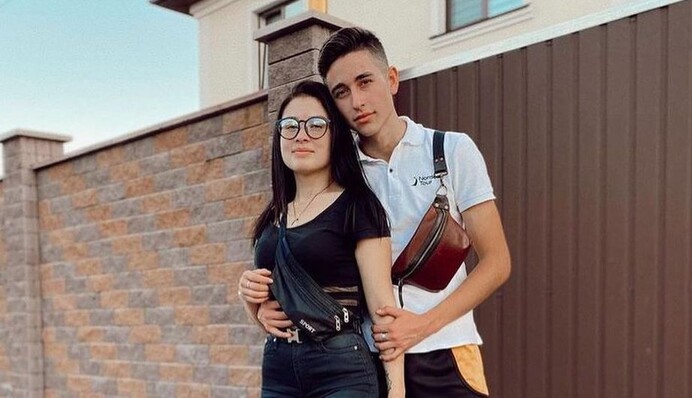 19-летний Роман Сасанчин рассекретил пол будущего ребенка: милое видео