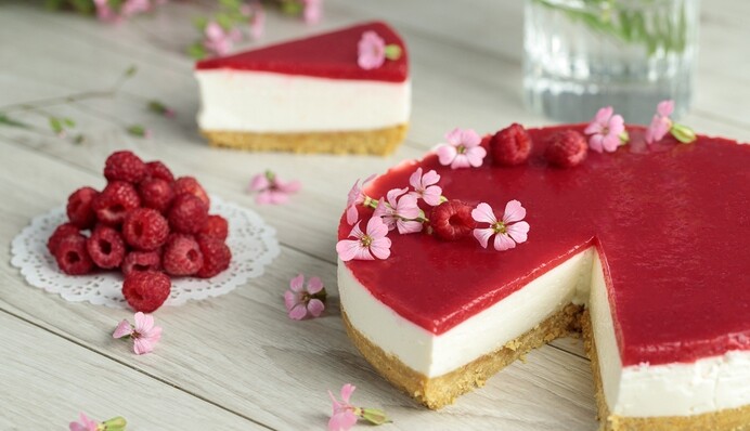 Как приготовить оригинальный чизкейк с малиной: простой рецепт к чаю