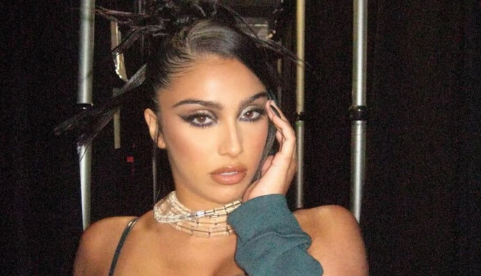 Дочь Мадонны в латексном белье показала смелый образ для модного шоу Рианны