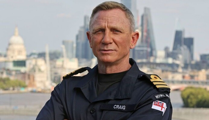 Дэниел Крейг стал почетным коммандером Королевского флота Великобритании - угадайте, чье это звание