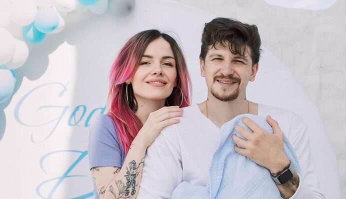 Певица MamaRika показала фото с крещения сына и объявила его имя