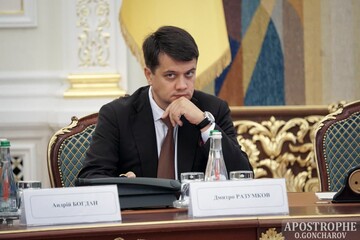 Трускавецька "мобілізація": як президентських "слуг" готують до відставки Разумкова