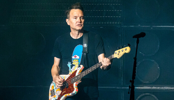 Марк Хоппус из Blink 182 одолел рак и уже приводит в порядок свою прическу