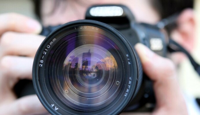 Фотограф создал уникальный кадр в память о жертвах Covid-19 - почти 5 тысяч фотографий в одном снимке