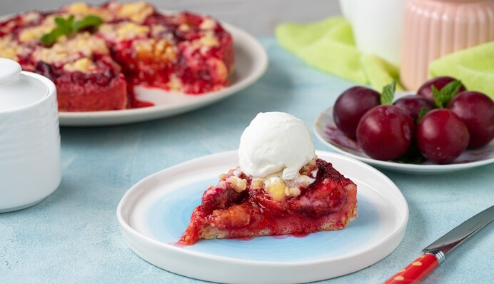 Печем дома ароматный песочный пирог со сливами: простой рецепт