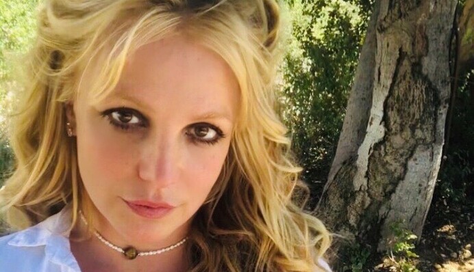 Брітні Спірс пише містичний роман, і його сюжет не для тих, хто має слабкі нерви