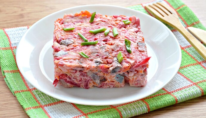 Как приготовить ленивую сельдь под шубой: простой рецепт