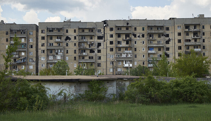 Сусальное золото и сауна в квартире: сколько стоят квадратные метры в ОРДЛО