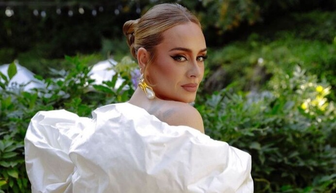 Адель вернулась с новой песней и клипом спустя 6 лет - смотрим видео на трек Easy On Me