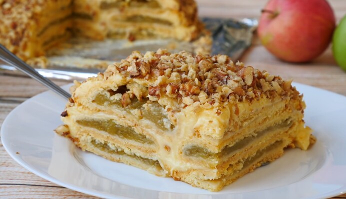 Как приготовить баварский яблочный торт на замену шарлотке: простой рецепт