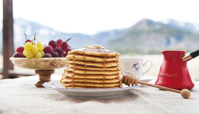 Как приготовить ароматные панкейки на кефире: простой рецепт