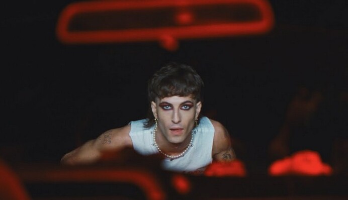 Maneskin выпустили кровавый ретро-клип к новой песне Mammamia: видео