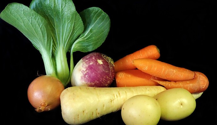 5 продуктів, які зазвичай не додають у салати. І дуже даремно