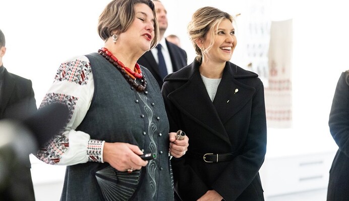 Елена Зеленская посетила Черкассы в элегантном пальто: новый образ первой леди