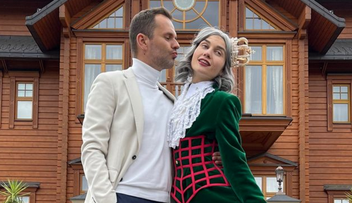 Jerry Heil поздравила себя с днем рождения новым клипом - с участниками 