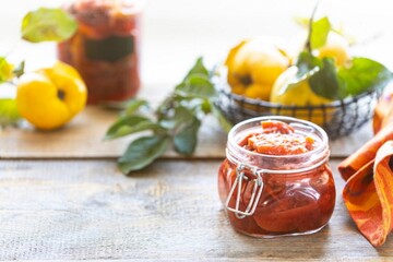 Як зробити смачне варення з айви: простий рецепт