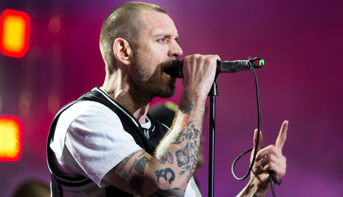 Сергей Михалок во время концерта ударил мужчину головой - инцидент попал на видео