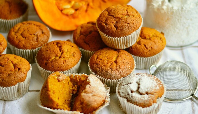 Печемо ароматні гарбузові кекси до чаю: простий рецепт