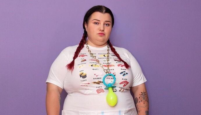 alyona alyona у підгузку й з соскою розповіла про свою внутрішню дитину: Ми з нею дружимо