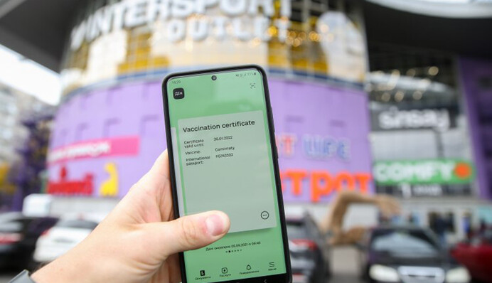 Люди в панике: как украинцев будут пускать в ТРЦ и кого сделают 