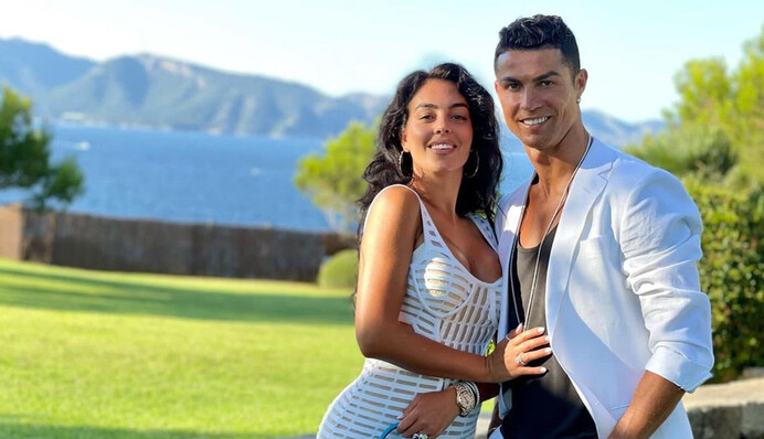 Криштиану Роналду снова станет отцом - невеста футболиста беременна двойней