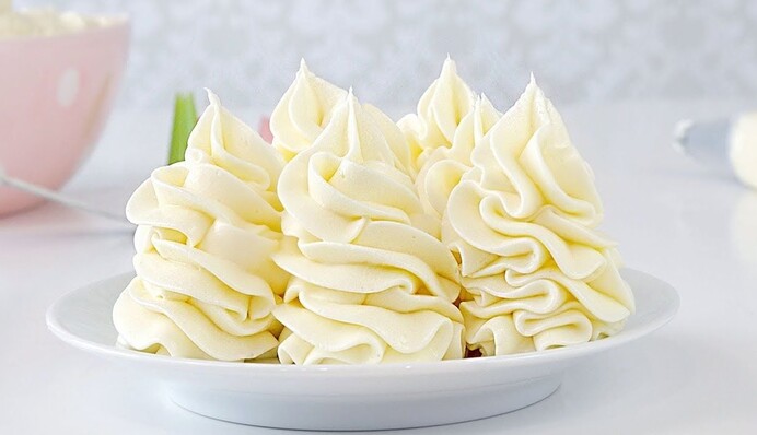 Как приготовить вкусный крем-пломбир для торта: простой рецепт