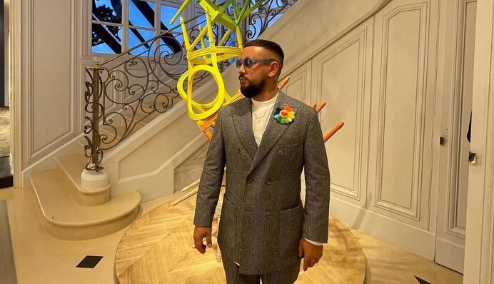 Більше не сусід Дорофєєвої та Дантеса: Monatik розповів, чому будинок за містом змінив на квартиру у Києві