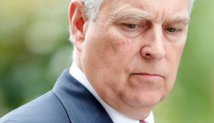 Адвокаты принца Эндрю раскрыли скандальные детали о женщине, обвинившей его в изнасиловании