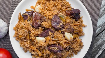 Як приготувати смачний узбецький плов із яловичиною: простий рецепт