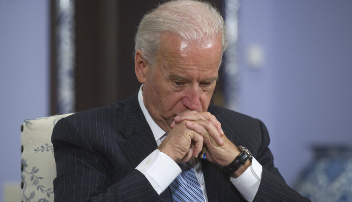 Спустя год после победы: почему за океаном валится Байден