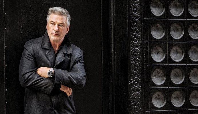 Алек Болдуин призвал нанимать полицейских на съемки фильмов с оружием