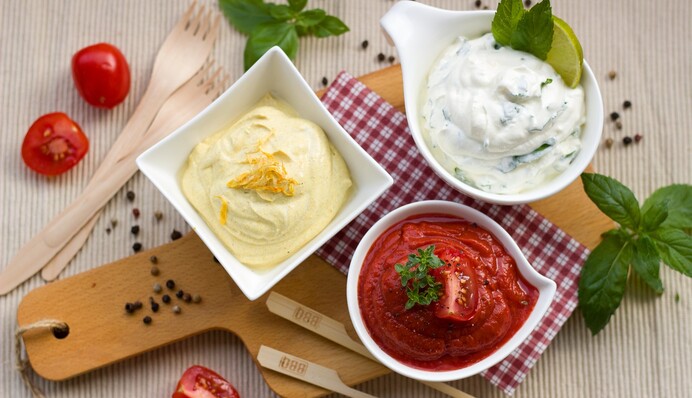 Три натуральных домашних соуса, которые заменят майонез