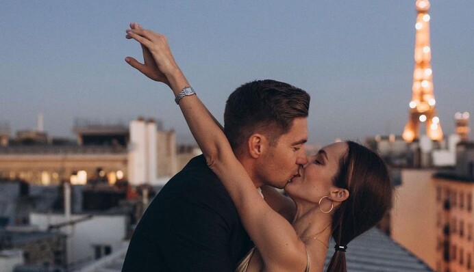 Володимир Остапчук із дружиною влаштували романтичну фотосесію у Парижі