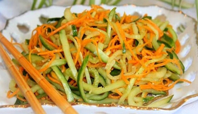 Як приготувати моркву по-корейськи з маринованими огірками: простий рецепт