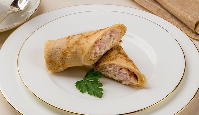 Как приготовить вкусные блины с ветчиной и сыром: простой рецепт